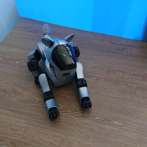 Sony aibo ers 210 dog - aibo, shaped